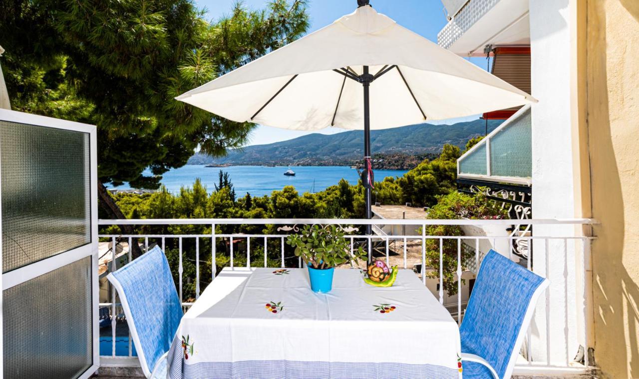 Lions Apartments Poros Town Luaran gambar