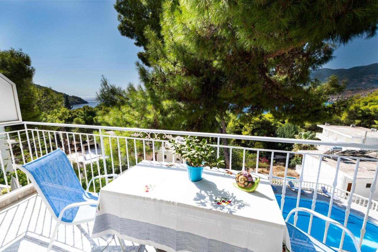 Lions Apartments Poros Town Luaran gambar