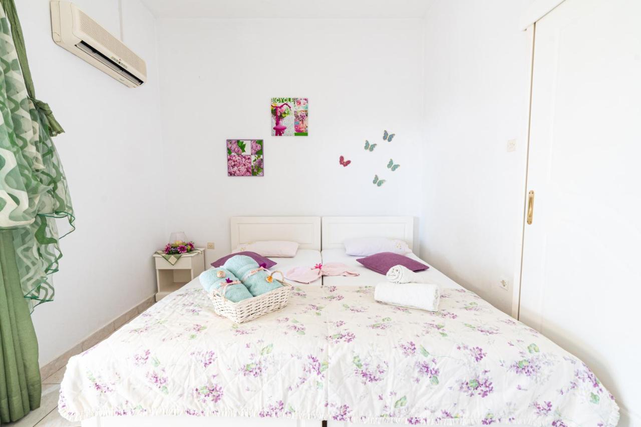 Lions Apartments Poros Town Luaran gambar
