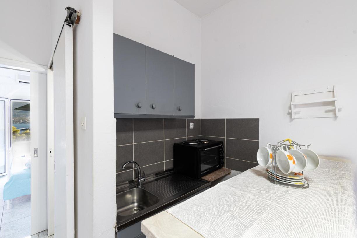 Lions Apartments Poros Town Luaran gambar