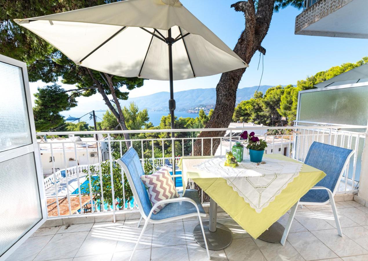 Lions Apartments Poros Town Luaran gambar