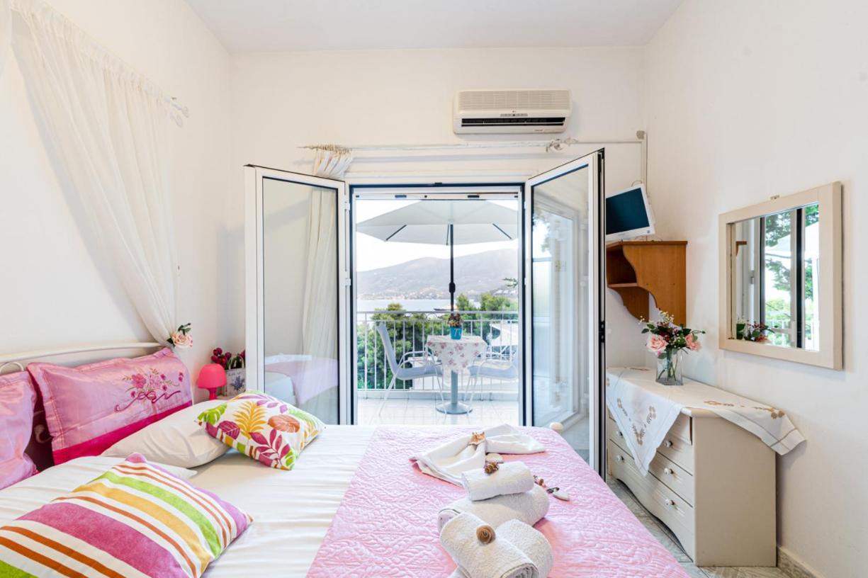 Lions Apartments Poros Town Luaran gambar