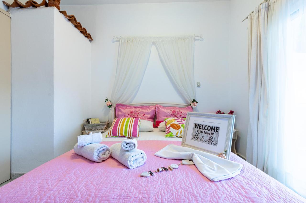 Lions Apartments Poros Town Luaran gambar