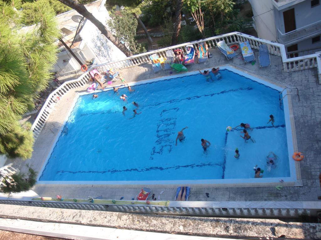 Lions Apartments Poros Town Luaran gambar